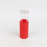 Бутылка стеклянная с силиконовой манжетой и бамбуковой крышкой  Glass, красная — изображение 3